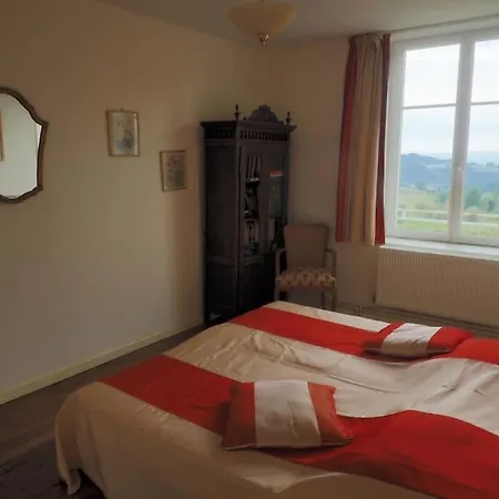 Maison De 8 A 10 Personnes Dans Les Monts Du Forez 펜션